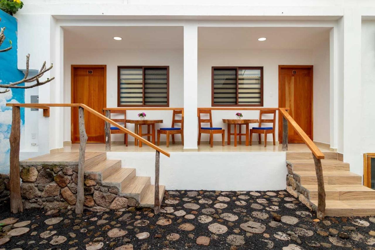 Plaza Luna Suites Puerto Ayora  Exterior foto