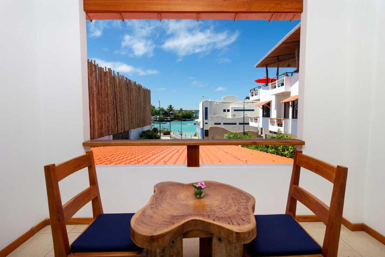 Plaza Luna Suites Puerto Ayora  Exterior foto